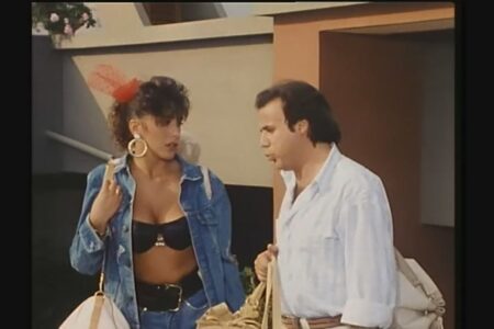 Una magnifica Sabrina Salerno in Professione Vacanze