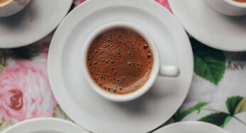 Attenzione al caffè e ai suoi tanniti: ecco perché non assumerlo dopo un pranzo di carne o pesce